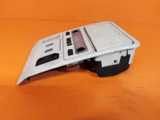 Плафон освещения передний Land Rover Vogue L322