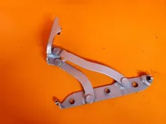 Петля крышки багажника правая Infiniti M35 Y50