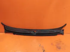 Решетка стеклоочистителя Жабо Chevrolet Tahoe