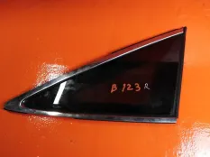 Форточка багажника правая Honda Crosstour 2010