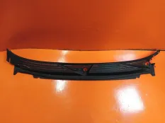 Решетка стеклоочистителя Жабо Chevrolet Tahoe