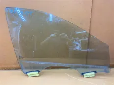 Стекло двери переднее правое Cadillac SRX 2 3.0