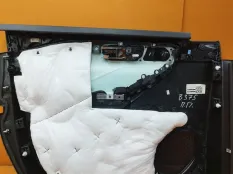 Обшивка двери передняя правая Ford Explorer U625