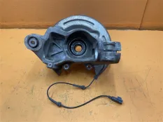 Кулак поворотный задний правый Land Rover Evoque