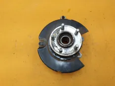 Кулак поворотный задний левый Dodge Challenger 3