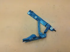 Петля крышки багажника правая Dodge Challenger 3