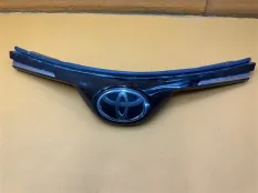 Решетка радиатора Toyota RAV 4 XA40 2.5 2017