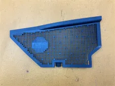 Решетка стеклоочистителя Жабо левая Land Rover