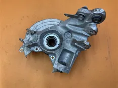 Кулак поворотный задний левый Land Rover Velar