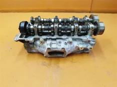 Головка блока цилиндров правая Dodge Challenger 3