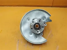 Кулак поворотный задний левый Audi Q5 8R 2.0 2017