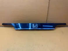 Накладка крышки багажника Honda CR-V 4 2.4 2012
