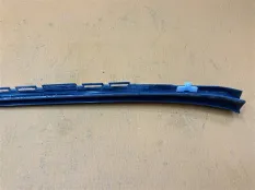 Молдинг лобового стекла передний правый Honda