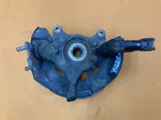 Кулак поворотный передний правый Toyota RAV 4 XA40