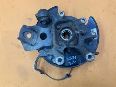 Кулак поворотный задний левый Toyota RAV 4 XA40