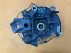 Кулак поворотный задний правый Toyota RAV 4 XA40