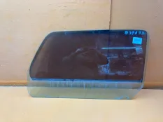 Стекло двери переднее левое Hummer H3 3.7 2009