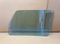 Стекло двери переднее правое Hummer H3 3.7 2009