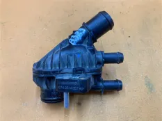 Корпус термостата Ford Bronco Sport U725 2023