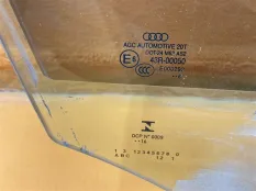 Стекло двери переднее правое Audi Q5 8R 2.0 2017