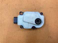 Привод жалюзи радиатора Tesla Model S 2016