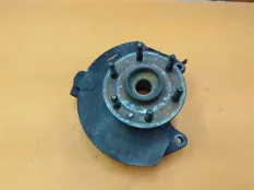 Кулак поворотный передний левый Chevrolet Tahoe