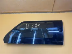 Форточка багажника задняя правая Toyota Sienna 3