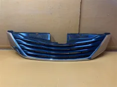 Решетка радиатора Toyota Sienna 3 3.5 2013