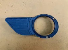 Рамка противотуманной фары передняя левая Toyota