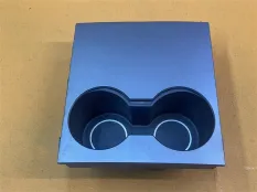 Подстаканник передний Tesla Model Y 2022