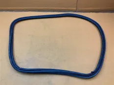 Уплотнитель капота Tesla Model S 2018