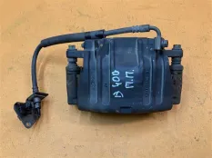 Суппорт тормозной передний правый Dodge Challenger