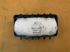 Подушка безопасности пассажира Tesla Model S 2018