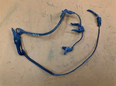 Датчик ABS передний правый Toyota Sienna 3 3.5