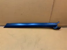 Молдинг лобового стекла передний правый Land Rover