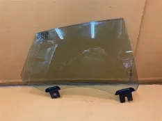 Стекло двери заднее правое Tesla Model S 2016