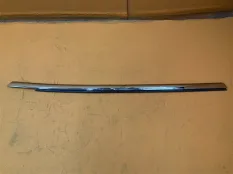 Молдинг стекла двери задний правый Tesla Model S