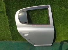 Дверь TOYOTA VITZ SCP10, задняя правая