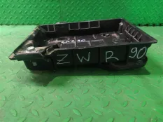 Подставка под аккумулятор TOYOTA NOAH ZWR90 2ZR-FXE