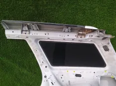 Стекло собачника SUBARU LEGACY BH5, правое