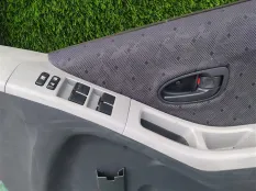 Дверь TOYOTA VITZ NCP91, передняя правая