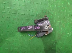 Датчик положения кузова TOYOTA KLUGER MCU20 1MZ-FE