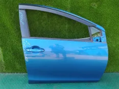 Дверь TOYOTA AQUA NHP10, передняя правая