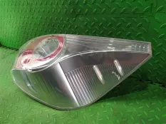 Стоп-сигнал TOYOTA AQUA NHP10, правый