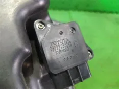 Корпус воздушного фильтра TOYOTA RACTIS SCP100 2SZ-FE