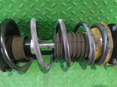 Стойка TOYOTA PORTE NNP11 1NZ-FE, передняя левая