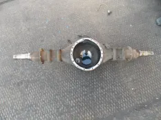 Чулок моста ISUZU ELF AKS81 4HL1, задний