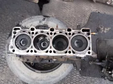 Блок цилиндров MAZDA TITAN SYF4T RF
