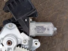Стеклоподъемник TOYOTA COROLLA AXIO 8570233010 NZE141, передний левый