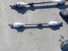 Привод MITSUBISHI MINICA H42A 3G83, передний правый